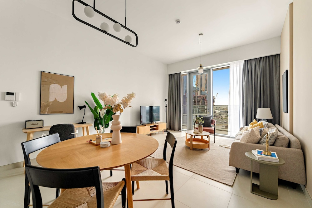 Silkhaus Elite 3BR Near Dubai Watercanal in Al Wasl