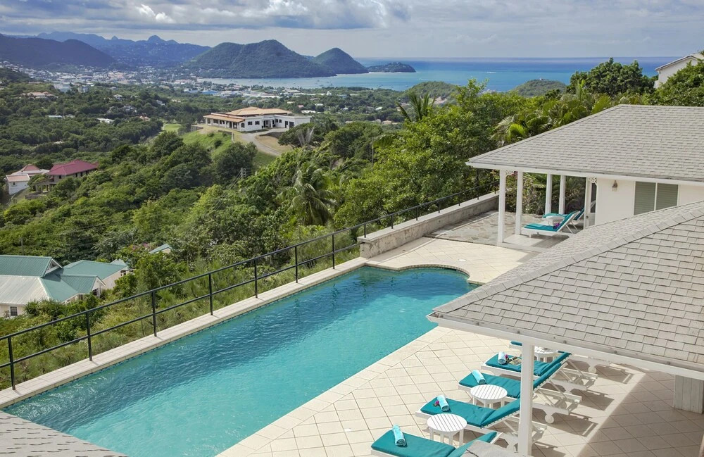 Zephyr Hill - 4 bedroom Villa with awe inspiring views 4 Villa by RedAwning