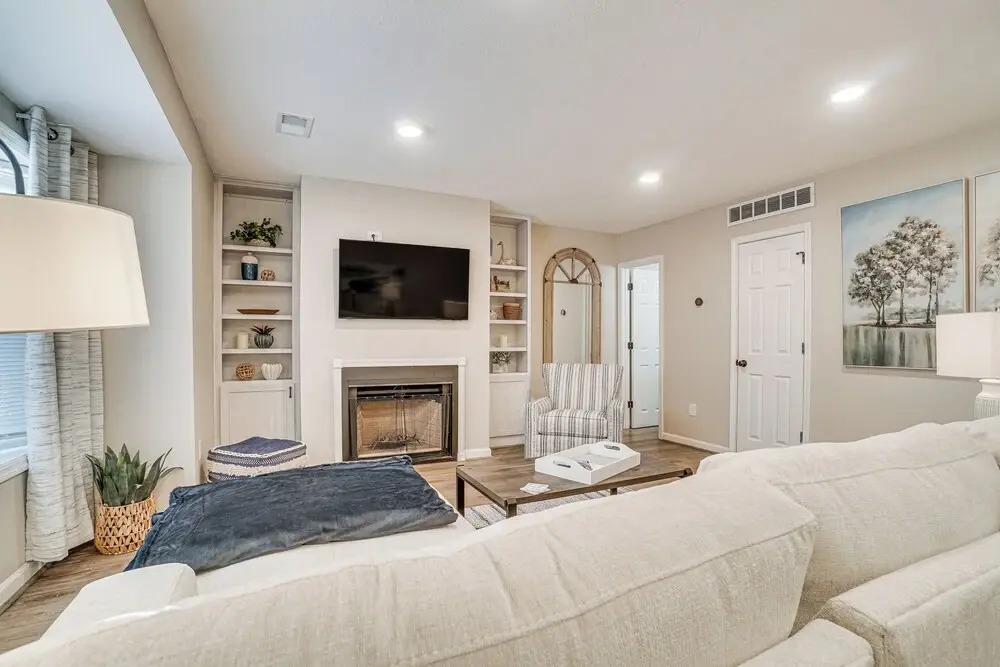Bright Helen Cottage: Walk to Town!