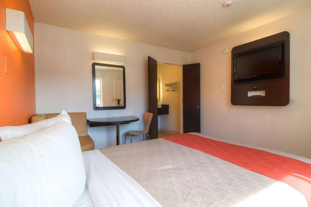 Studio 6 Suites Las Vegas, NV - Tropicana
