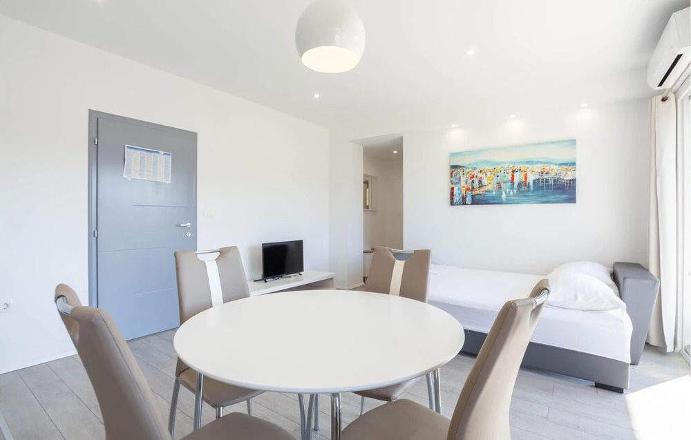 Stunning Apartment in Podstrana With Wifi and 1 Bedrooms