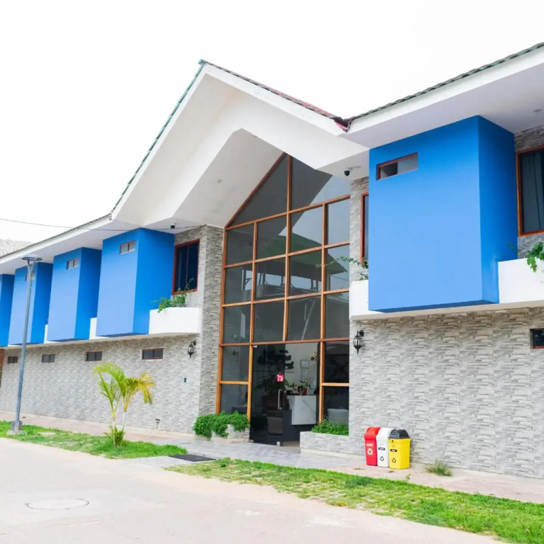Laguna Azul Hotel & Suites