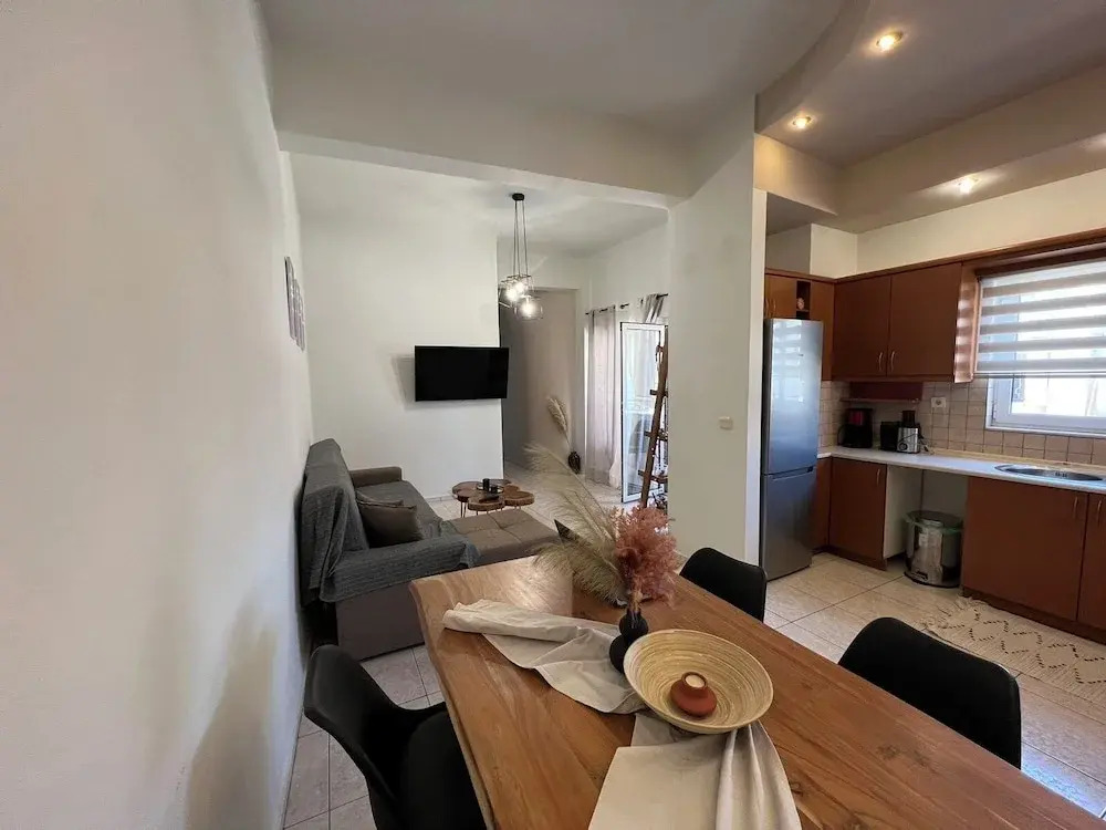 Cozy 1 Bd Apt in Therisos with Balcony