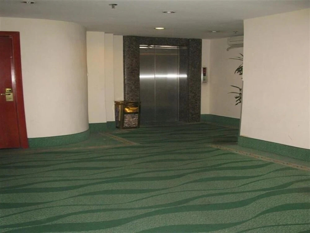 GreenTree Inn Chengdu Kuanzhai Alley RenMin Park Hotel