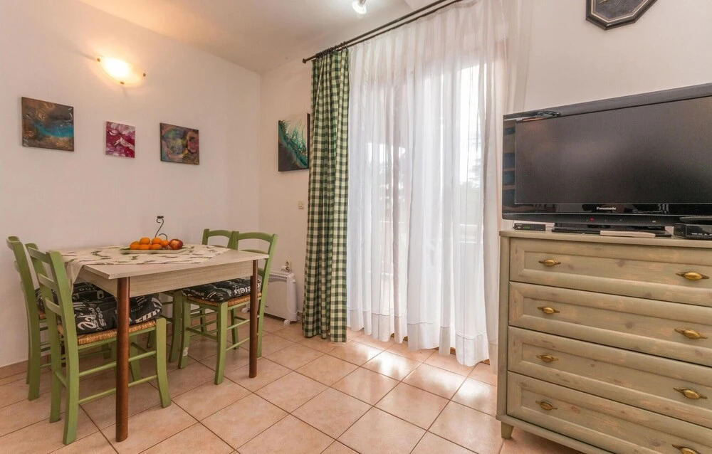 Stunning Apartment in Sukosan With Wifi and 2 Bedrooms