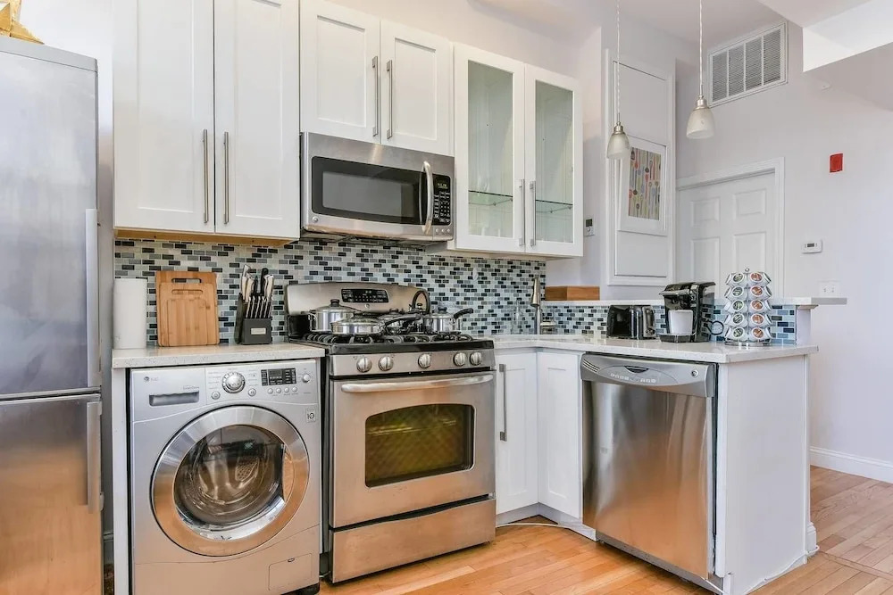 Beautiful 2br/2ba in South End by Domio
