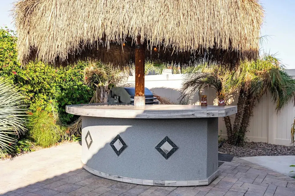 Luxe Indio Stay w/ Pool, Tiki Bar & Fire Pit Near Coachella Longfellow
