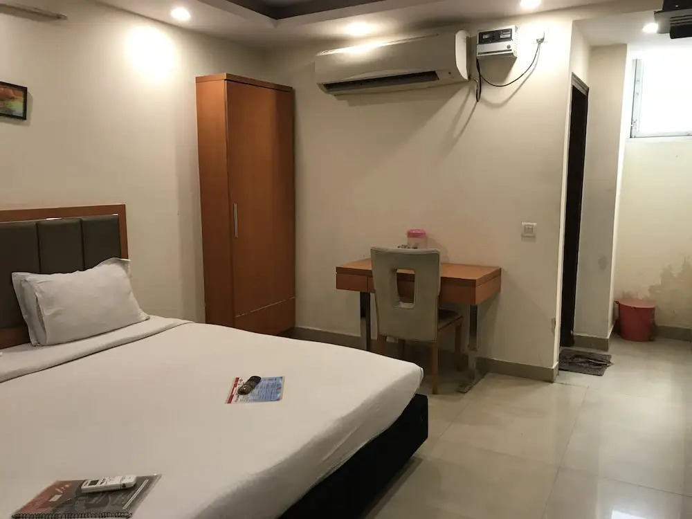 Hotel Delhi Continental