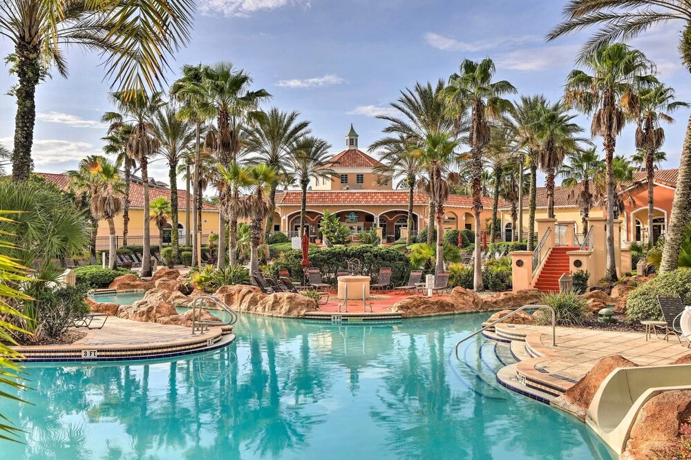 9 Mi to Wdw: Townhouse w/ Balcony in Davenport!
