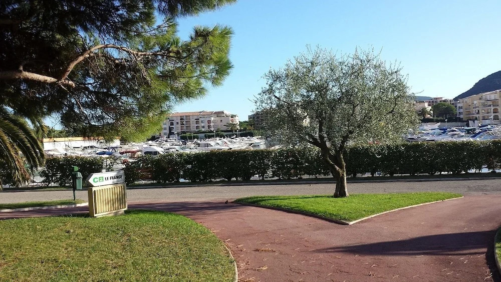 T3 Le Galion dans marina avec piscine
