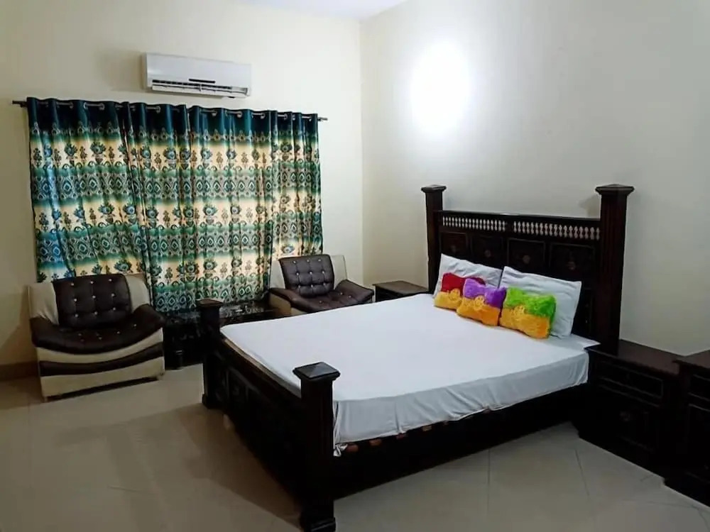 Hotel 4 Season Multan