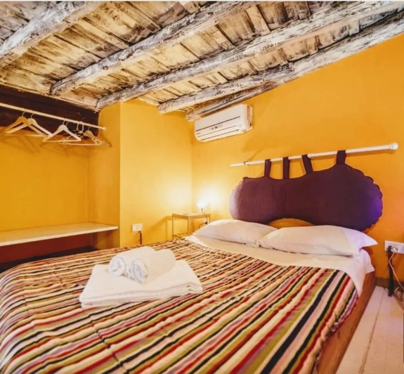 Apartment 2 People Rome Center, Trevi Fountain