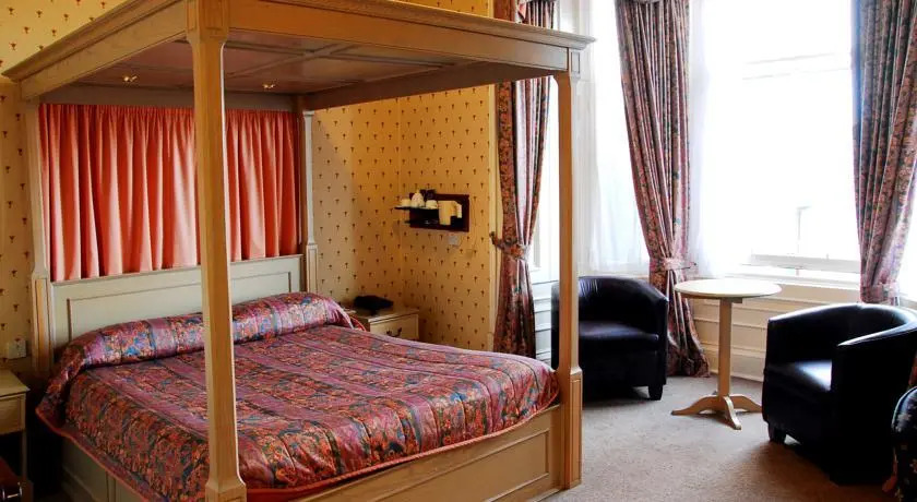 Kveldsro Hotel