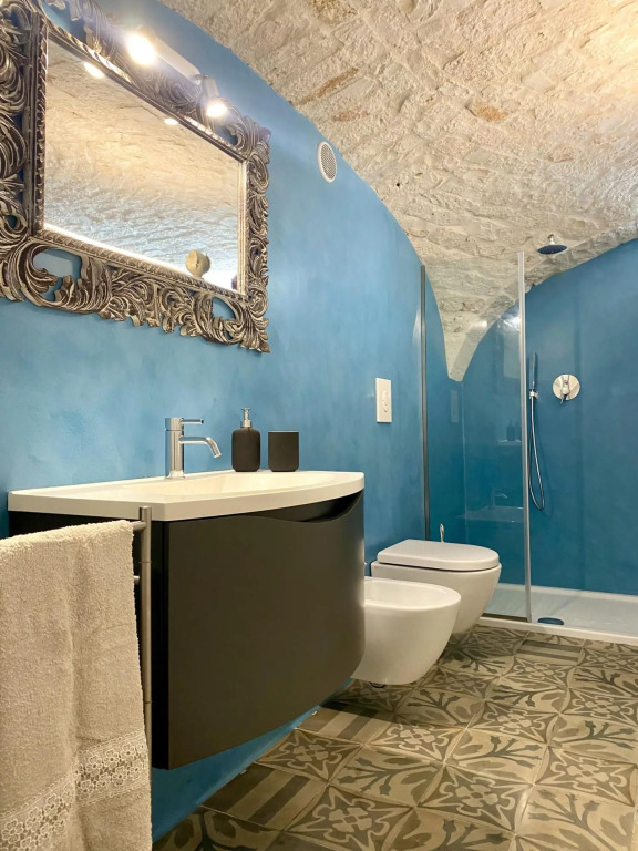 historic residence, surrounded by greenery, suitable for couples, relaxation guaranteed-Dimora Dalia