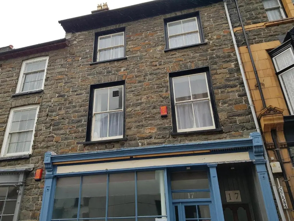 17 Bridge St, 3 bedroom flat