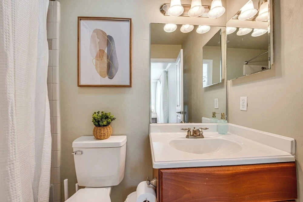 3 Mi to Fsu! Pet-friendly Townhome w/ Pool Access