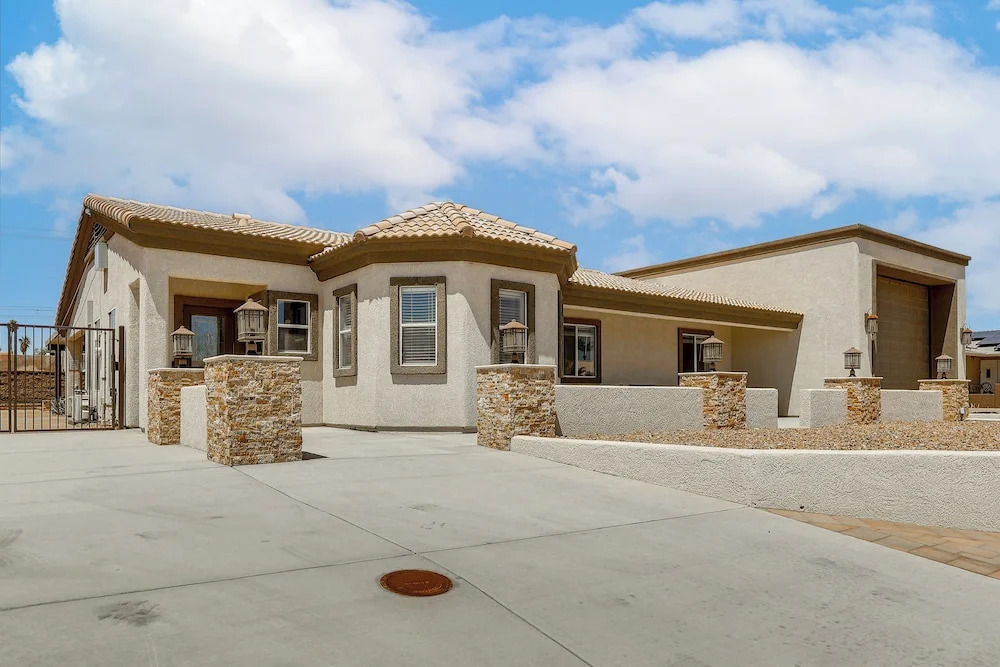 Boat Parking: Family-friendly Lake Havasu Ranch!
