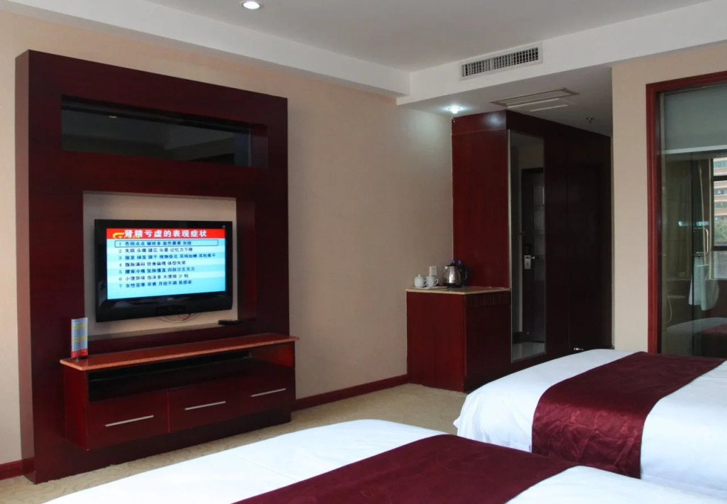 Rich Hotel