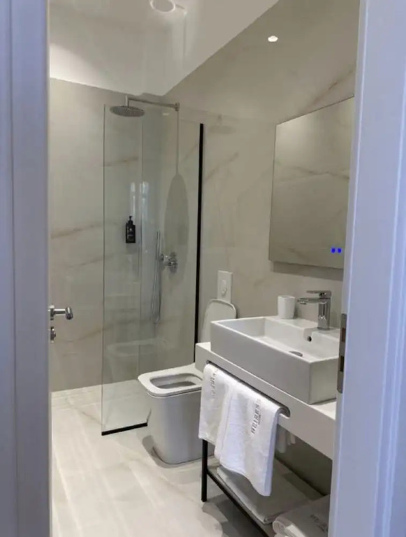 HEIRESS Hotel