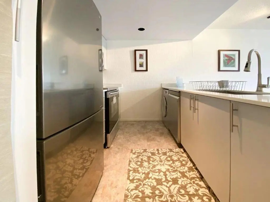 Perfect Upscale Location, Cozy 1 bdrm Unit
