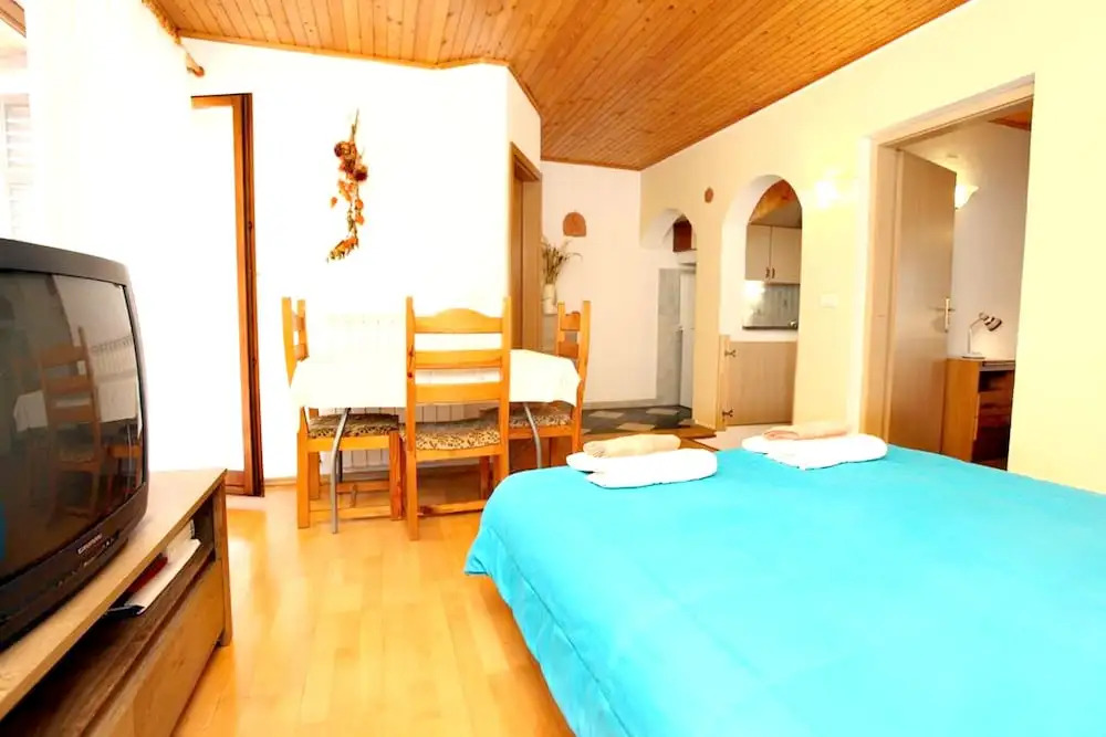 Apartment With 2 Bedrooms in Izola, With Furnished Terrace and Wifi Near the Beach