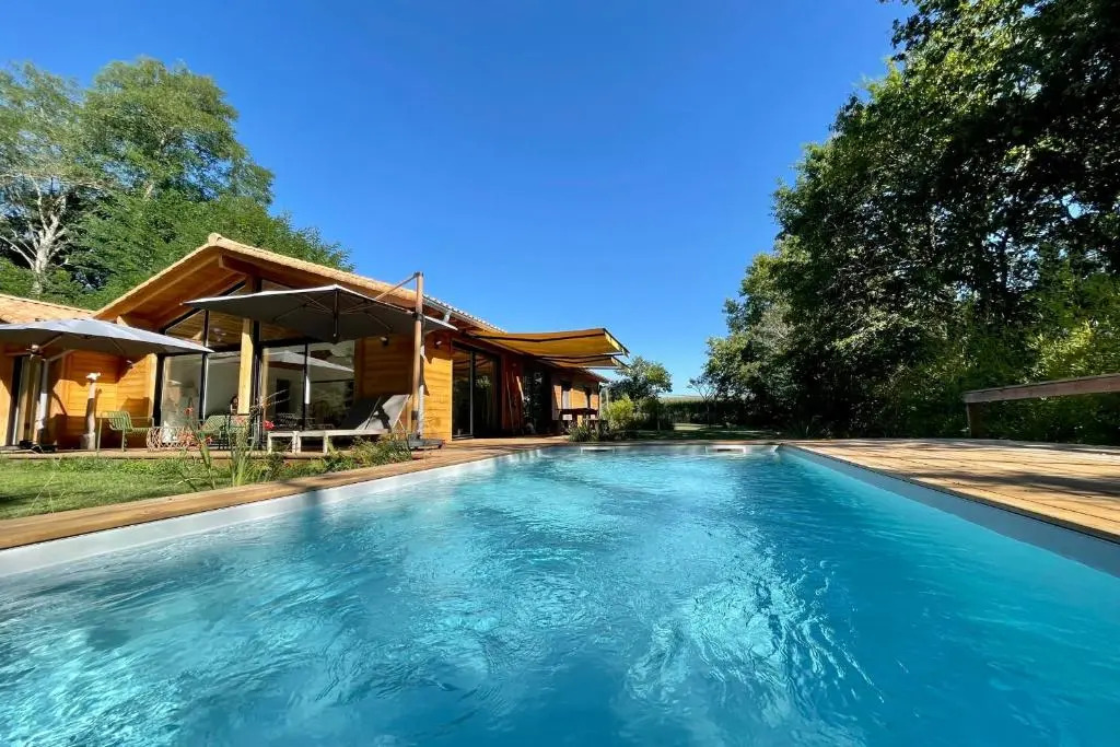 Large and bright house with pool in the middle of nature in Orx - Welkeys