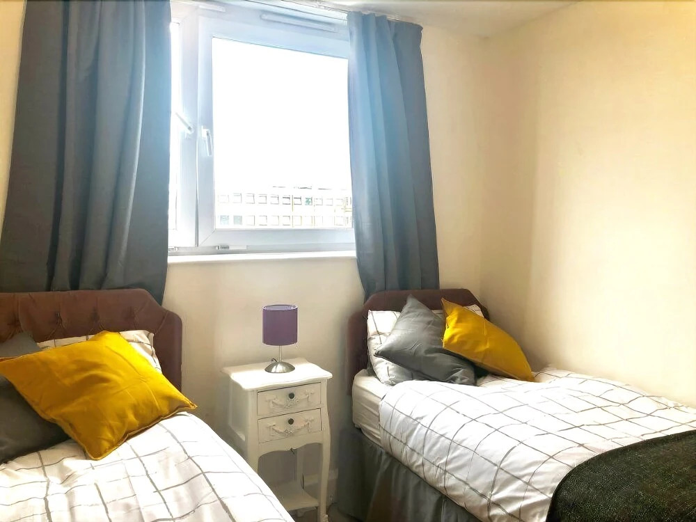 Central 2 Bed Apt Next To Victoria Station