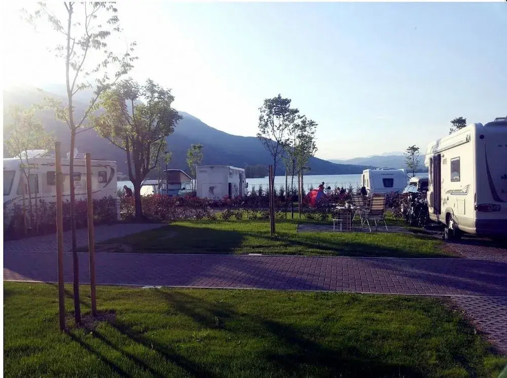 Camping Punta Lago
