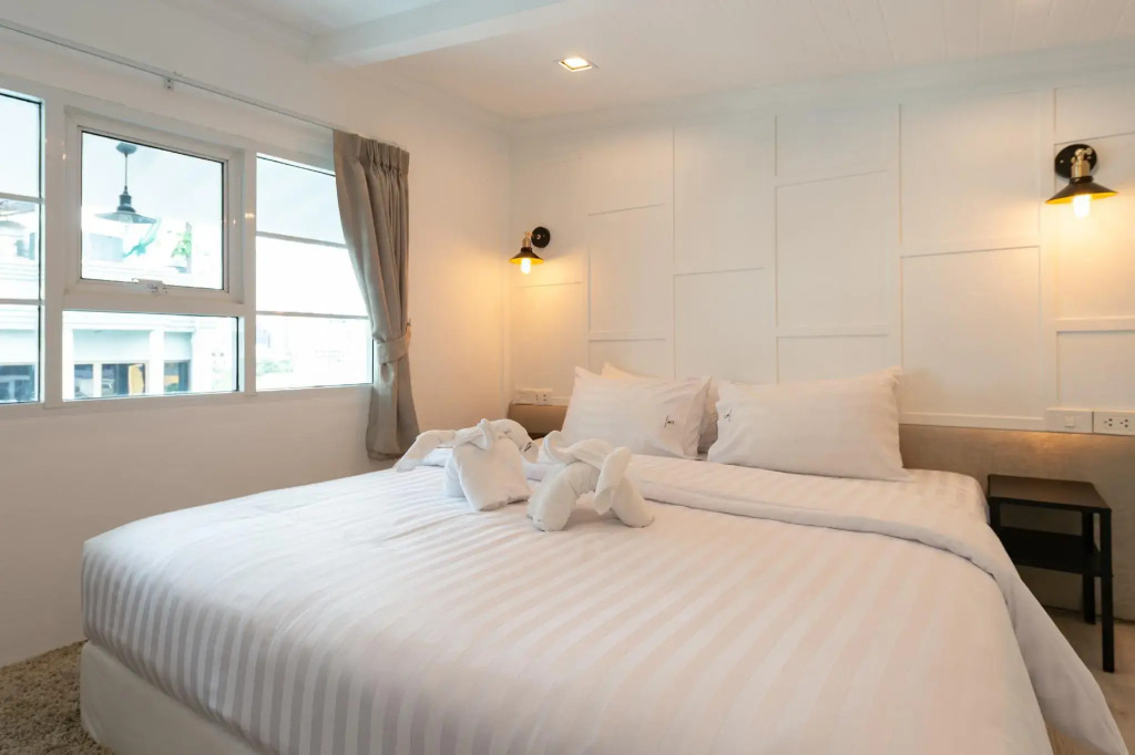 White Ivory Bed And Breakfast