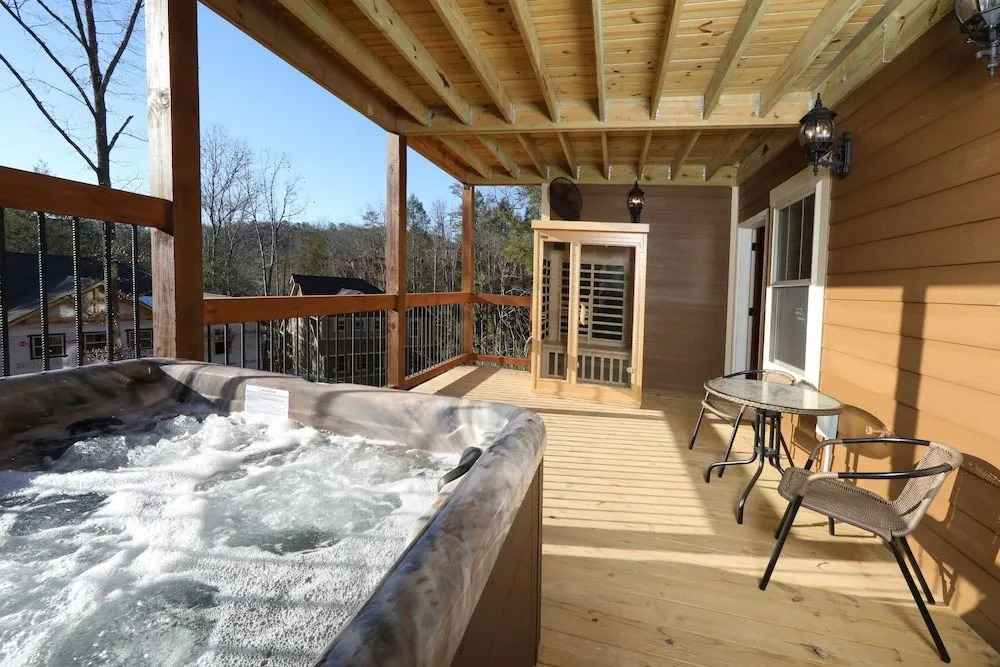 Hilltop Haven - Four Bedroom Chalet