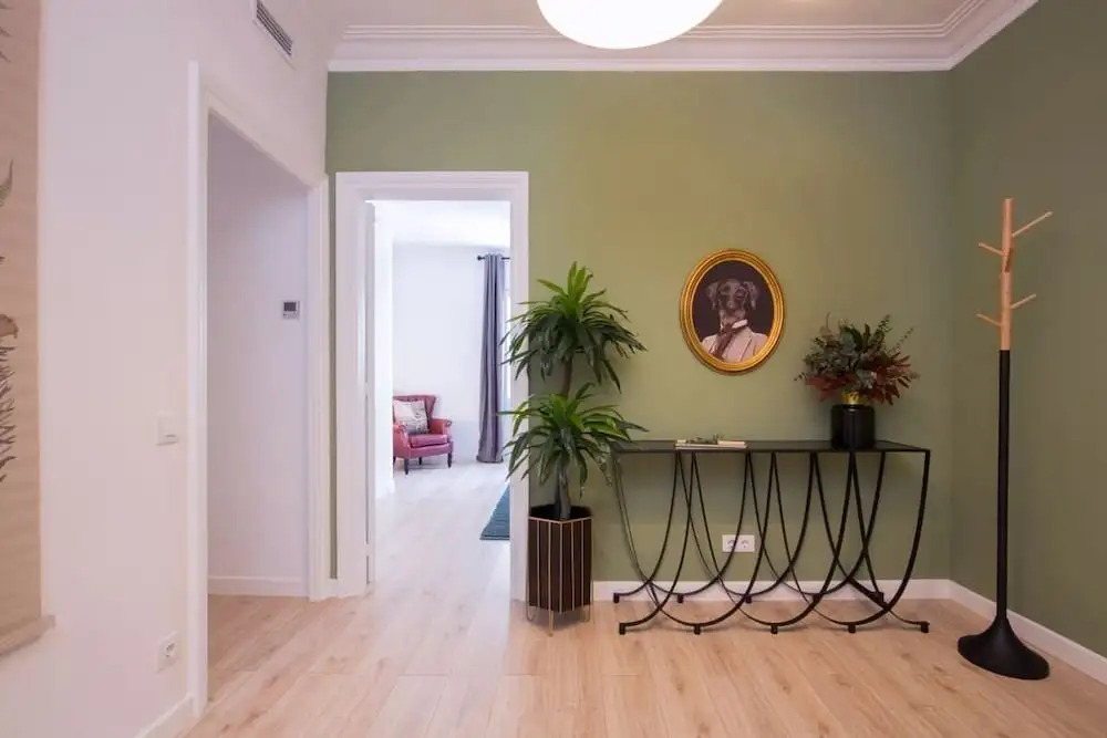 Luxurious Decor 4bdr Apt in Central, Eixample