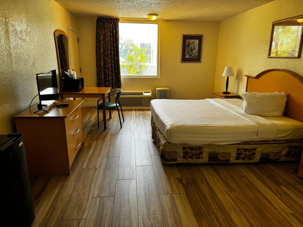 Monumental Movieland Hotel