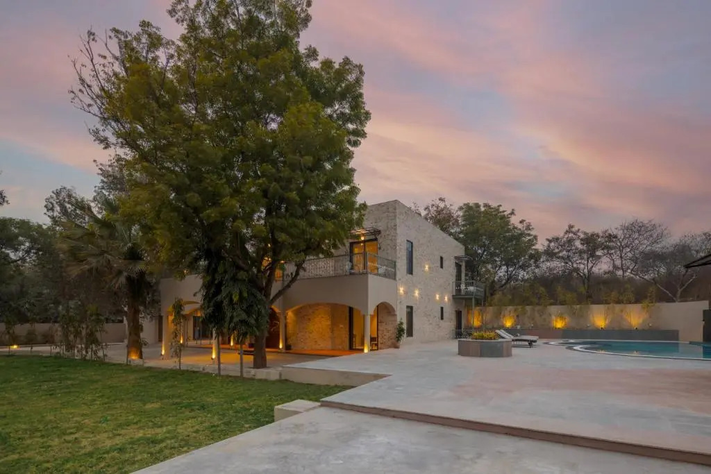 SaffronStays Pristine Manor - 8-BR Udaipur villa with private pool, garden, and event space near Fateh Sagar Lake