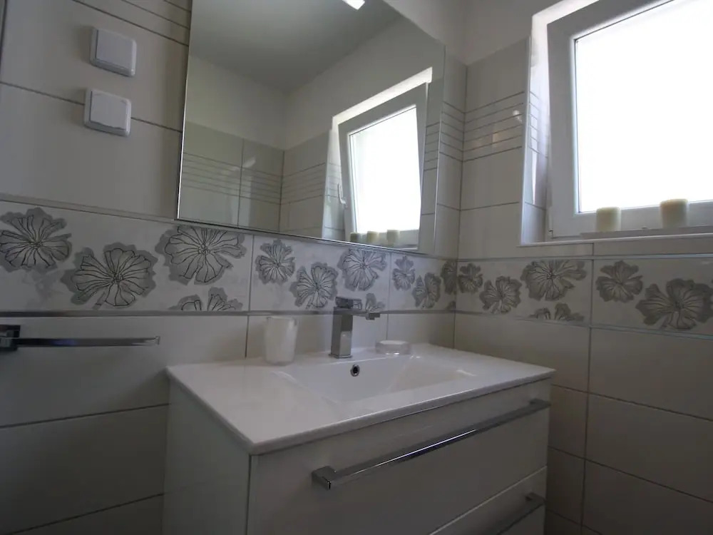 Beautiful Modern Apartment For Up To 5 Persons With Stunning Sea View