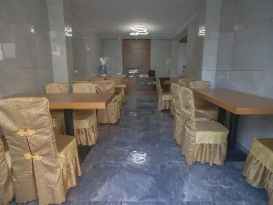 Huaning Hotel