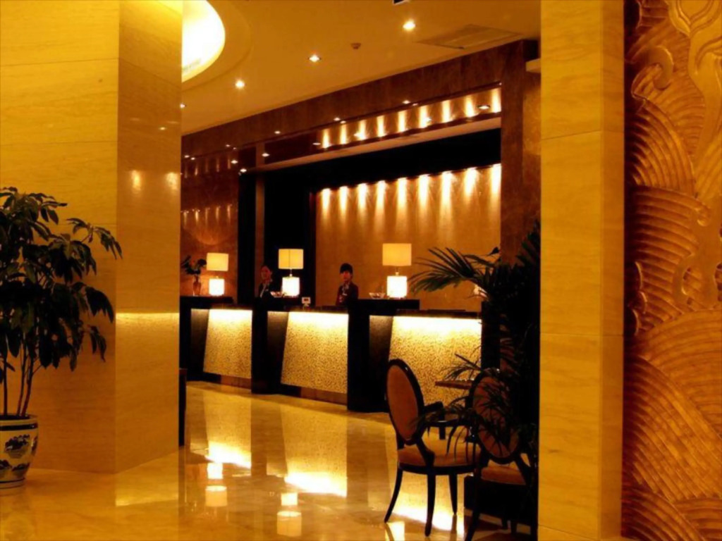 Grand Hoya Hotel