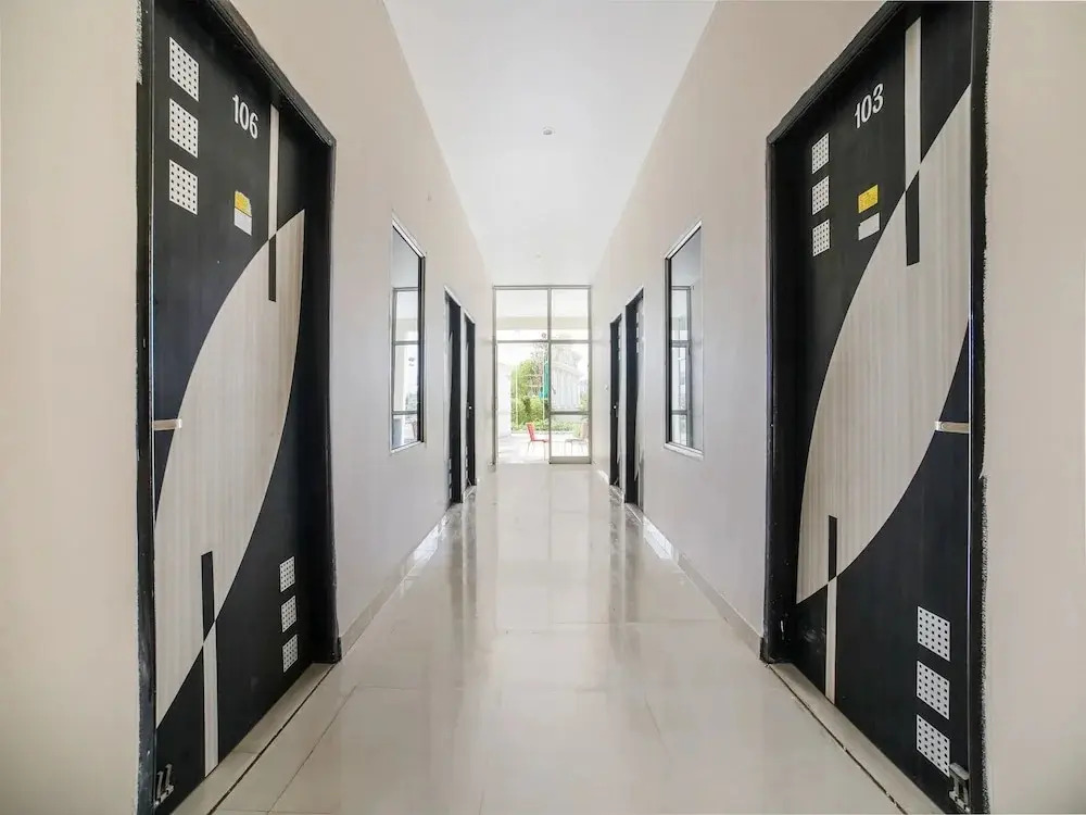K R Guest House by OYO Rooms