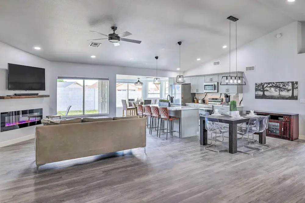 Group Getaway in Glendale < 1 Mi to Westgate!