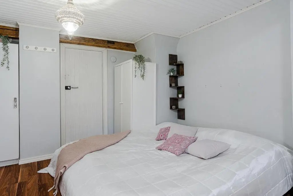 Unique wooden house apartment close to Logomo and downtown