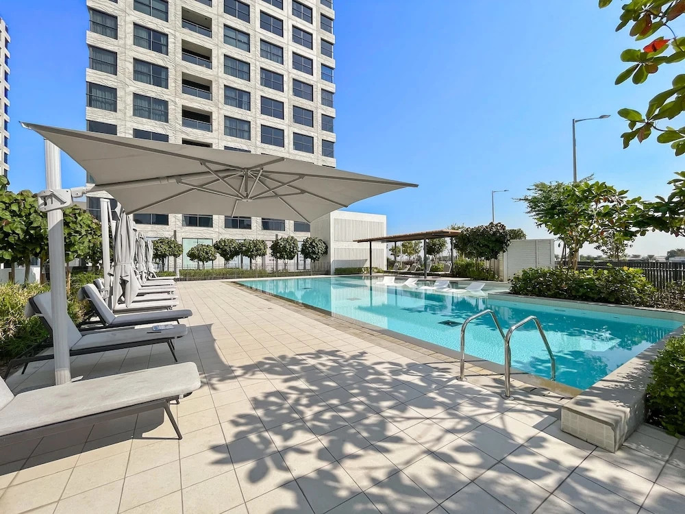 Silkhaus Chic Studio Private Beach Pixel Tower