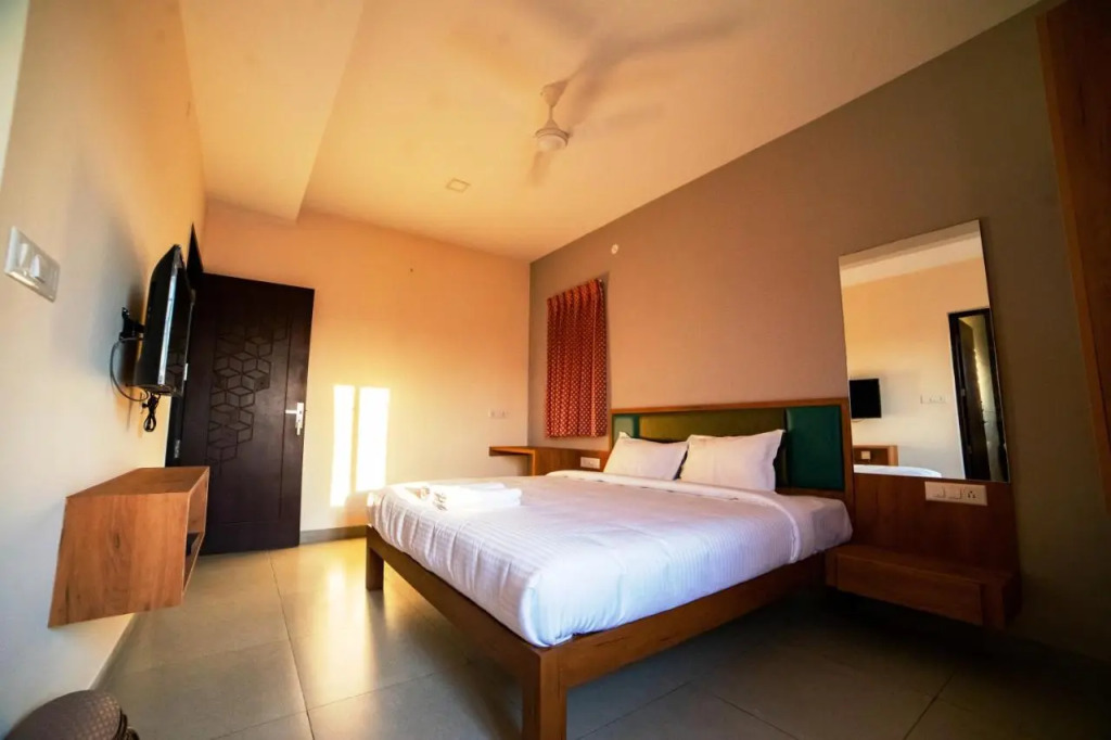 Sarvam Serviced Apartment