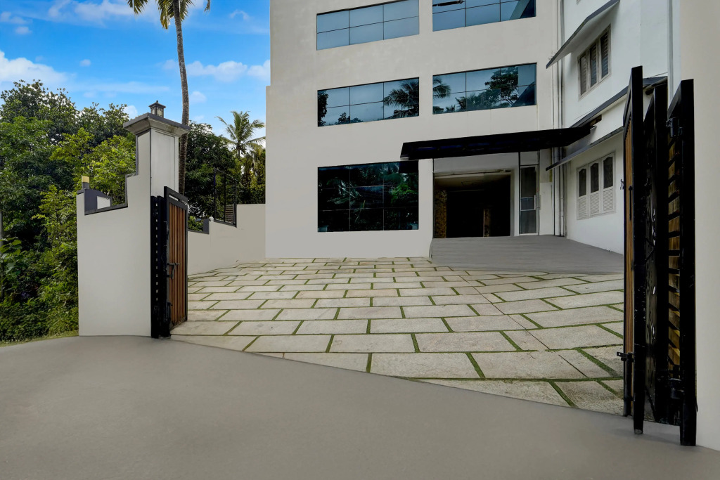 Super Townhouse Thondayad Calicut Formerly Dream Casa