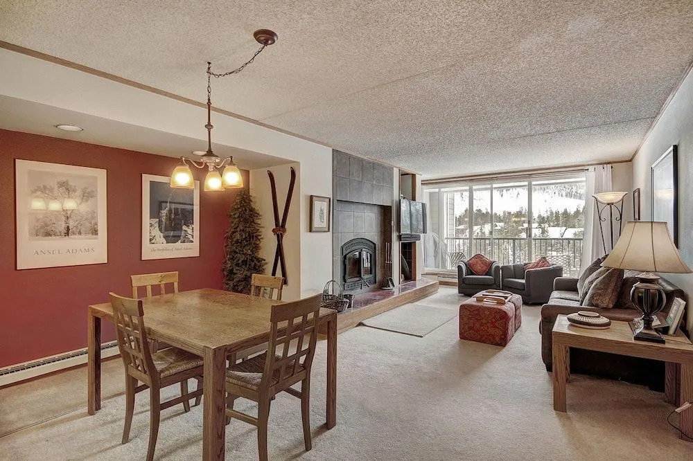 2092 The Pines