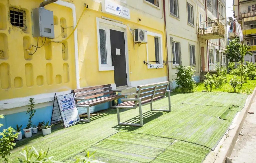 Hostel California