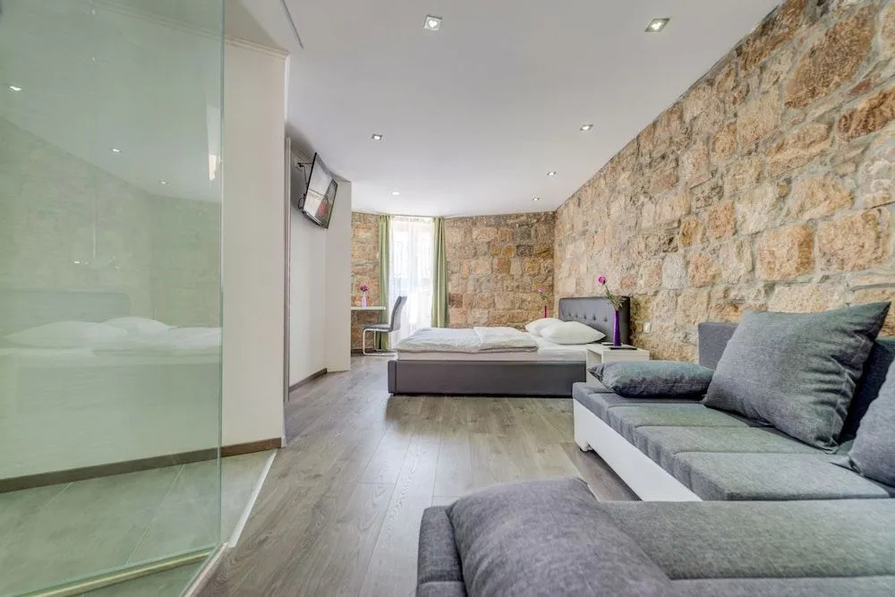 Split Suites centre rooms Olga & Petra