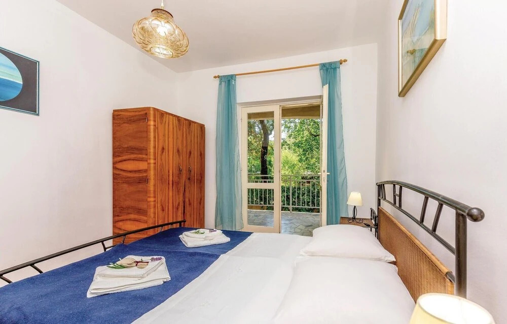 5 Bedroom Awesome Home In Povile