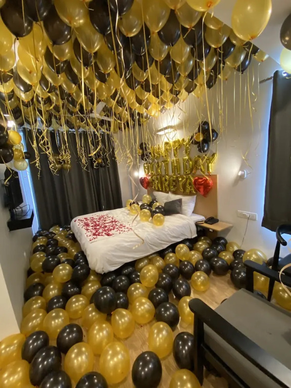 BK Studio And Rooms Near Huda City Centre