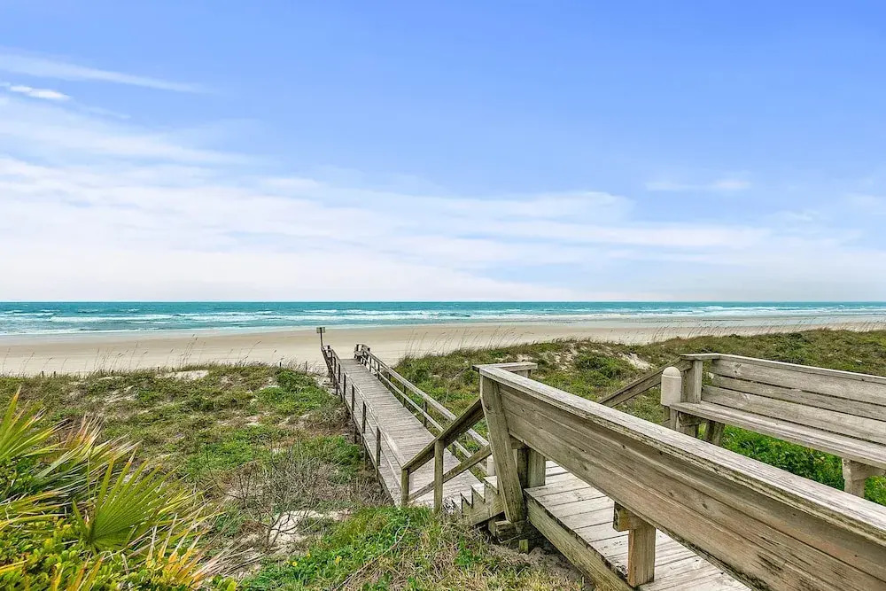 Newly Decorated Ground-floor Suite Steps From Beach and Pool W/views, Wifi