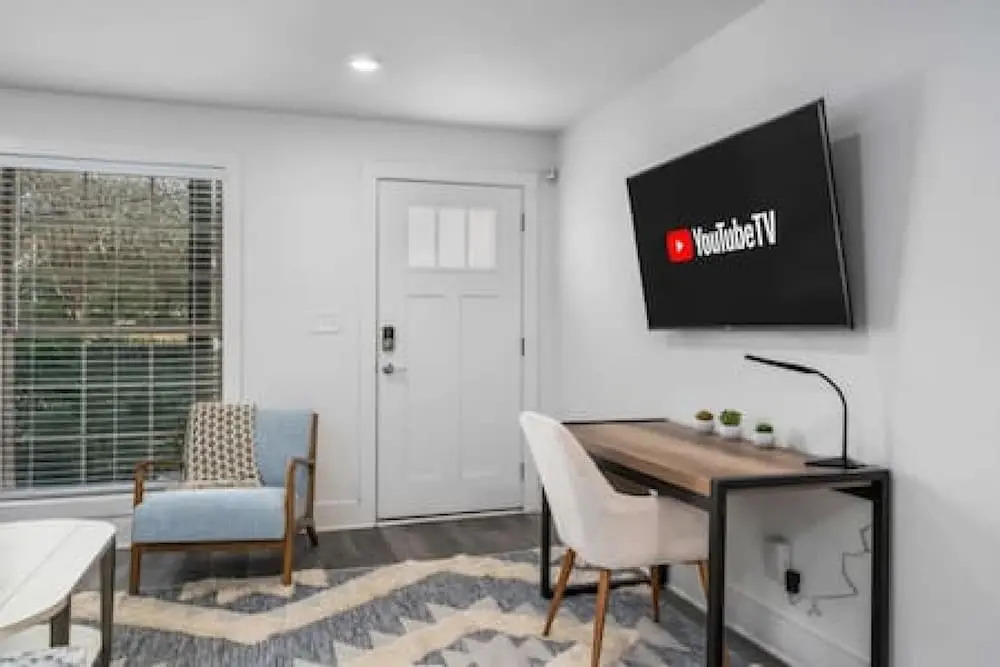Great Location Close to Golf and Downtown