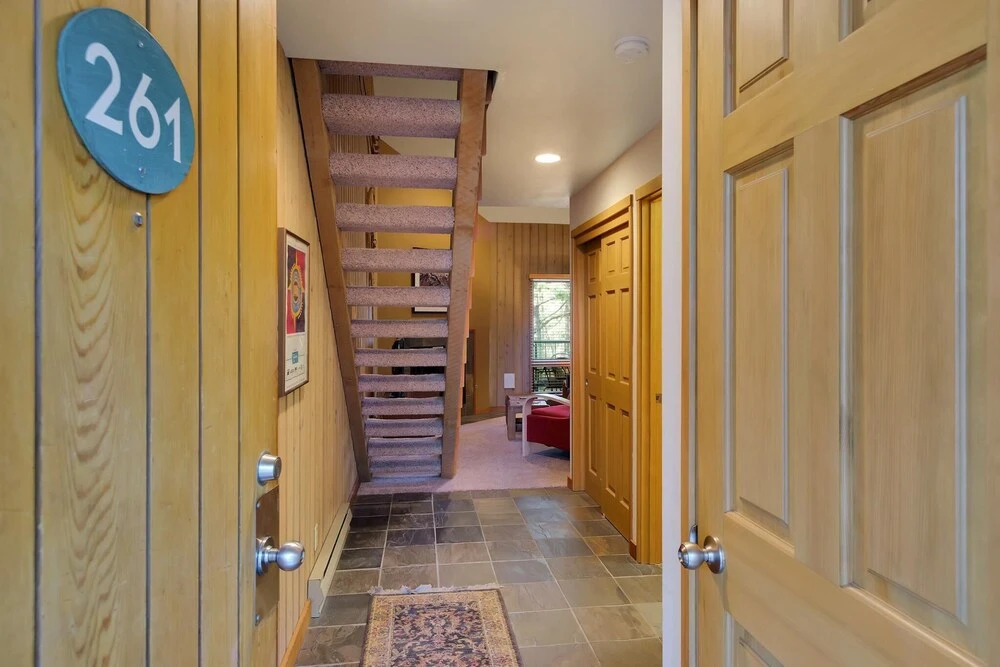 Ski Access and Resort Features - Charming Outdoor Haven